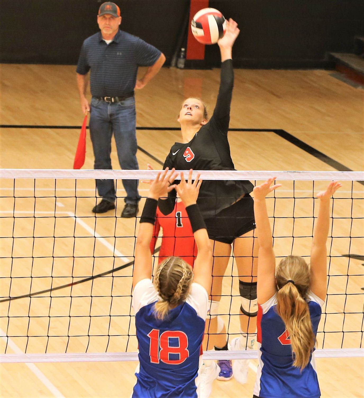 101821-qc-spt-cam-assum vball8.jpg